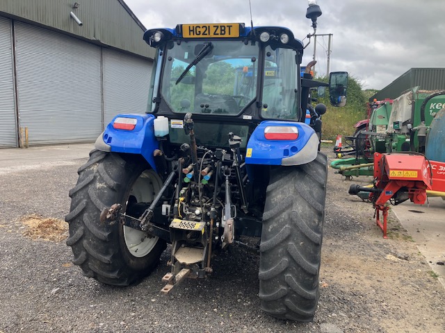 NEW HOLLAND T5.105 UTILIT TRACTOR & LOADER