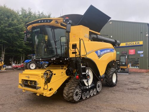 NEW HOLLAND CR9.90 COMBINE HARVESTER