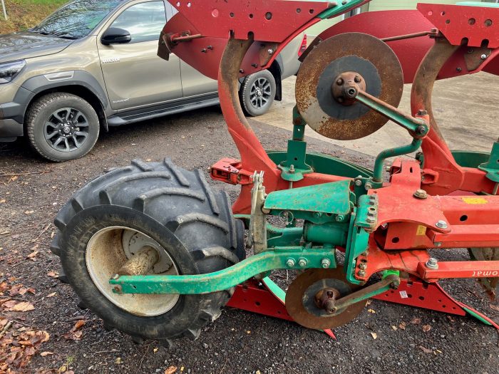 kverneland i plough - Image 7