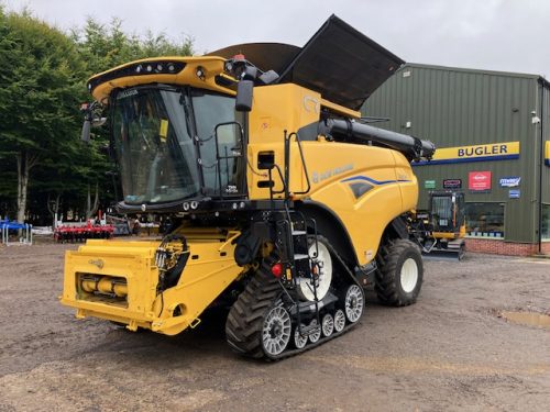 NEW HOLLAND CR9.90 COMBINE HARVESTER