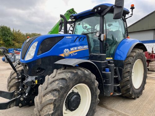 NEW HOLLAND T7.225 AC TRACTOR