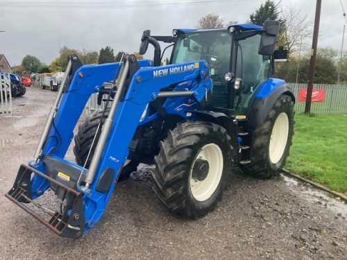 NEW HOLLAND T5.140 DCT TRACTOR & LOADER