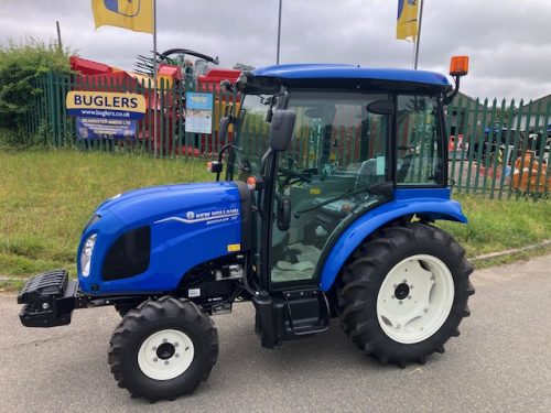 NEW HOLLAND BOOMER 35 CAB COMPACT TRACTOR