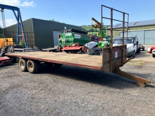 MISCELLANEOUS BALE TRAILER 25 FEET