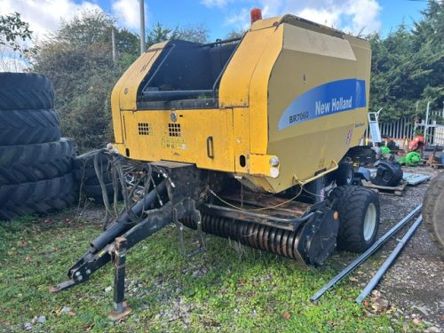NEW HOLLAND BR 7060 ROUND BALER